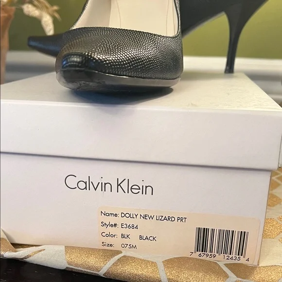 Calvin Klein Textured Black Heels with box - Picture 2 of 10
